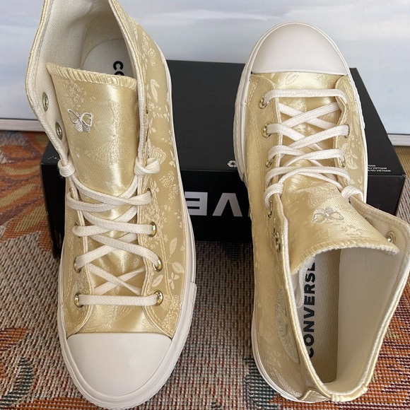 Converse WMNS CTAS A06829C
CTAS LIFT HI
LEMON DROP/VINTAGE WHITE/EGRET
Platforms - Picture 13 of 16